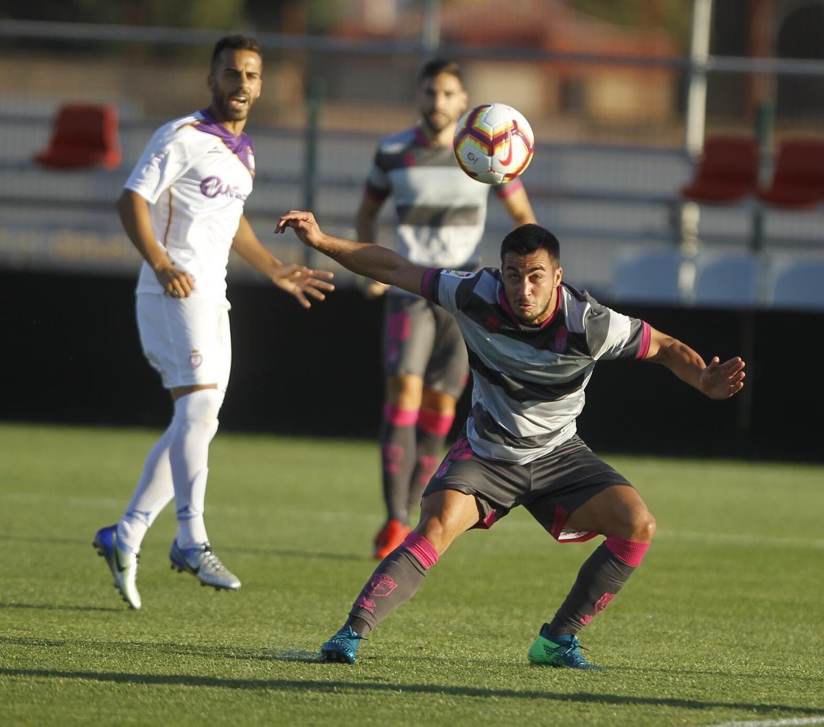 El Granada CF gana al Real Jaén en un partido de entrenamiento