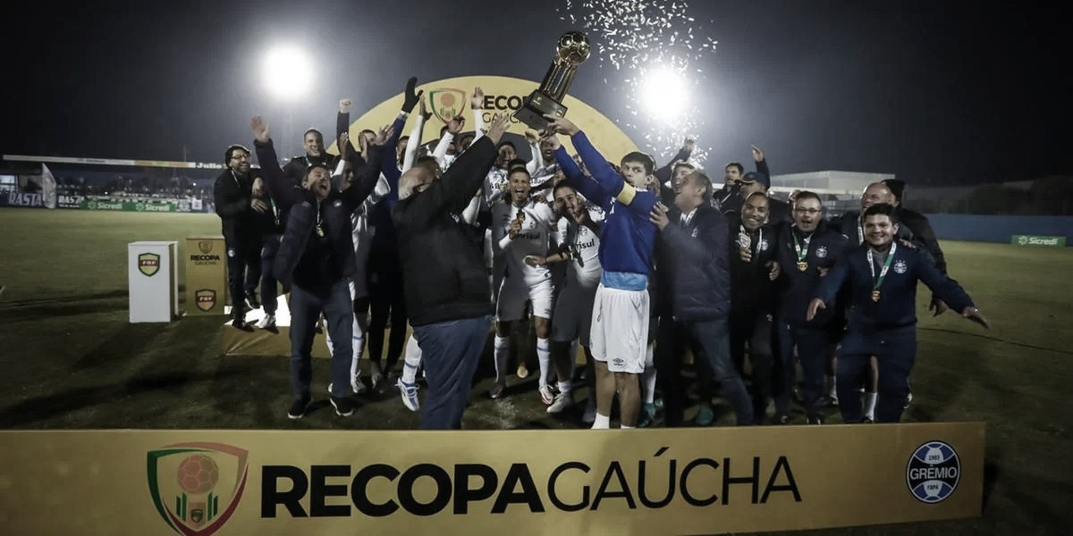 Grêmio goleia Glória e conquista tricampeonato da Recopa Gaúcha
