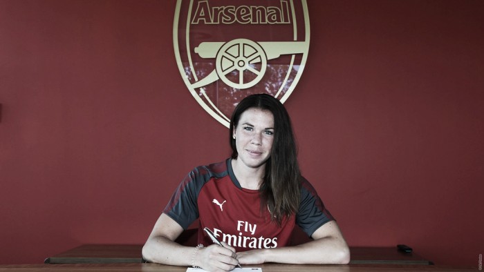 Arsenal sign Jessica Samuelsson