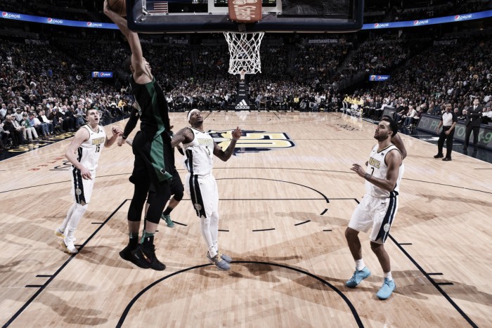 NBA, Celtics all'ultimo respiro a Denver. Bene gli Heat a Dallas
