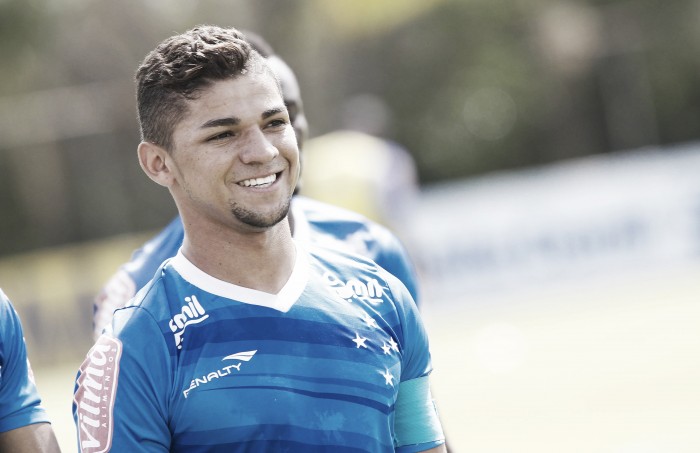 Judivan volta a treinar no Cruzeiro após ficar quase 11 meses afastado por lesão