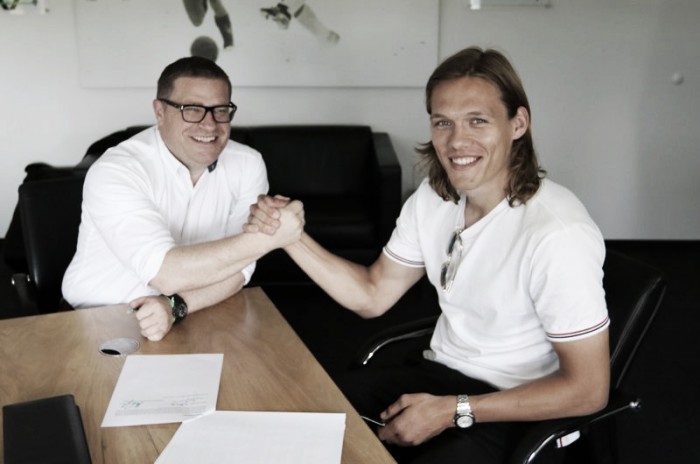 Vestergaard signs for Gladbach