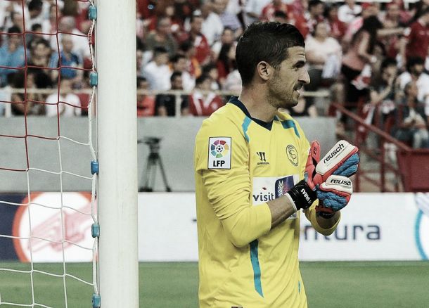 Javi Varas: "Gracias Sevilla FC por convertir mis palmas en guantes para defenderte"