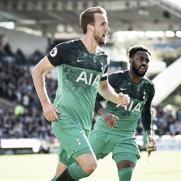 Seguro, Tottenham vence Huddersfield e sobe para quarta colocação da Premier League