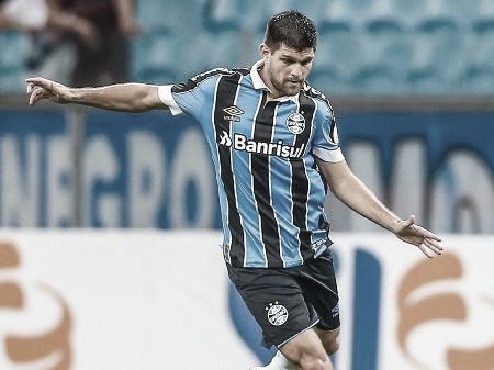 Estrangeiro com mais títulos pelo Grêmio, Kannemann celebra quatro anos de clube