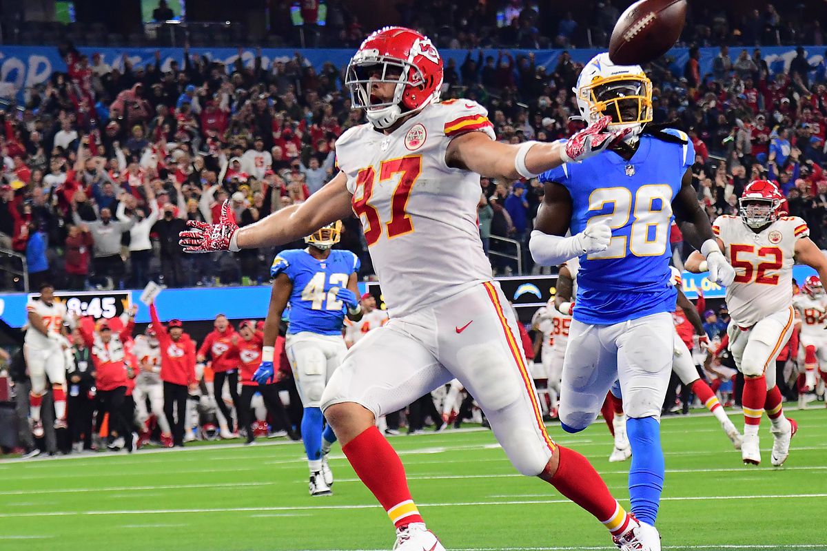 Previa Kansas City Chiefs Vs Los Angeles Chargers: Victoria Para Cerrar ...