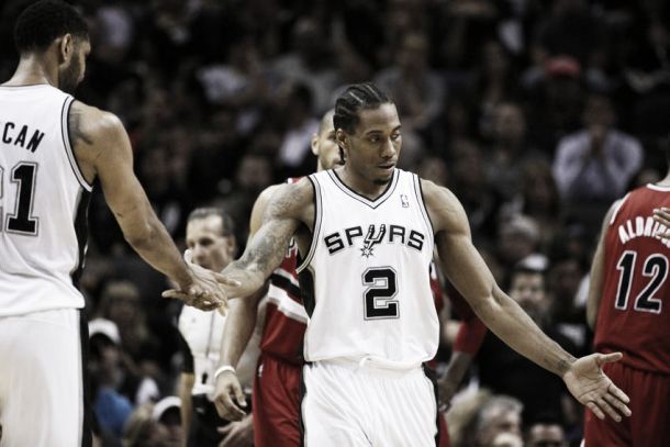 Torna Leonard, tornano gli Spurs: Portland a tappeto