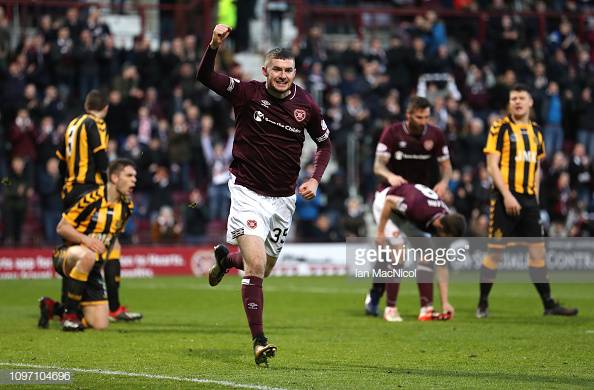 Hearts (3) 2-2 (0) Aberdeen: Jambos through to the semis on penalties