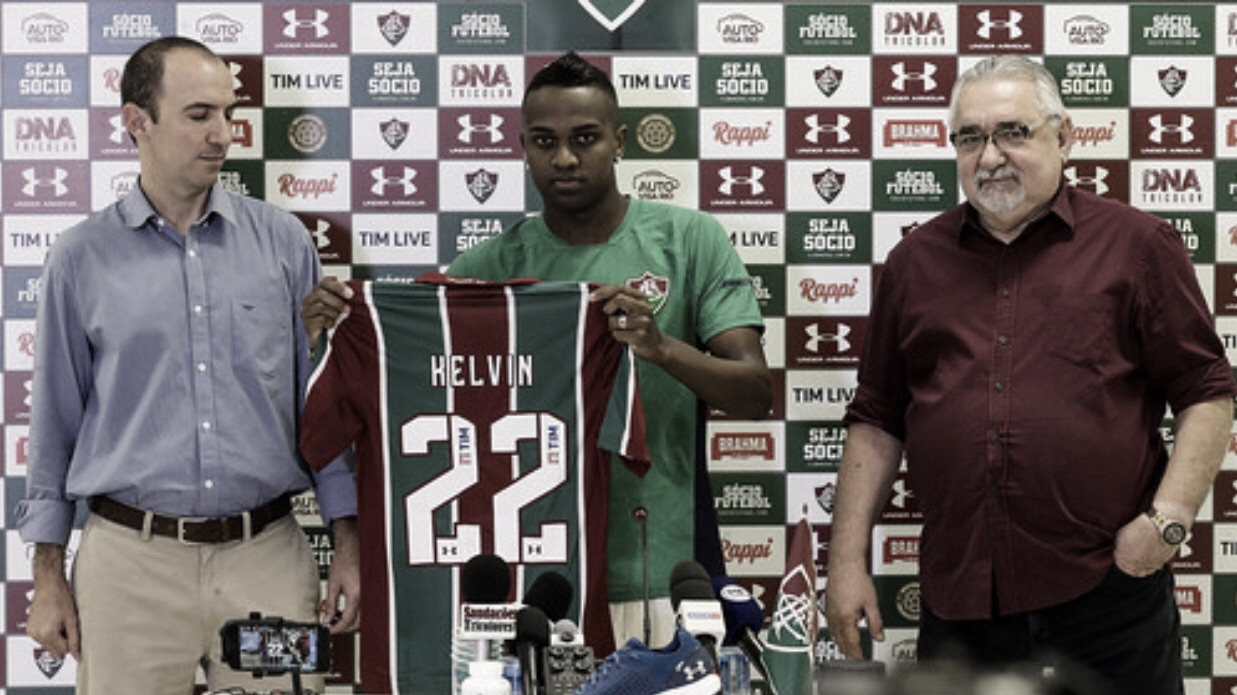 Kelvin é apresentado pelo Fluminense e garante: "Estou 100%" Kelvin é apresentado pelo Fluminense e garante: "Estou 100%"