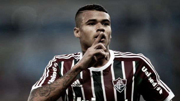 English clubs battle over the signing of Brazilian forward Kenedy