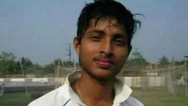 Cricketer dies in fielding collision
