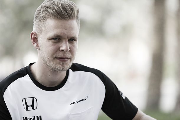 Após ser demitido da Mclaren, Kevin Magnussen testa Porsche em Barcelona Após ser demitido da Mclaren, Kevin Magnussen testa Porsche em Barcelona