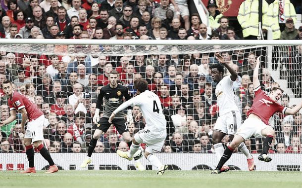 Manchester United 1-2 Swansea City: Utd beaten in Van Gaal's first competitive game