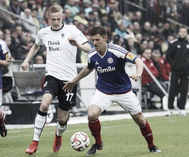 Holstein Kiel e Munique 1860 empatam sem gols no jogo de ida da repescagem da 2.Bundesliga