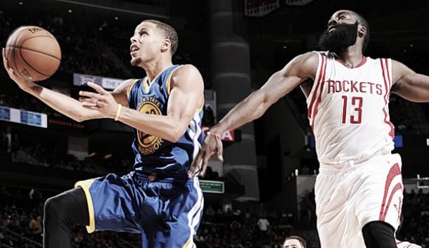 Troppo Curry per Houston e Warriors imbattuti