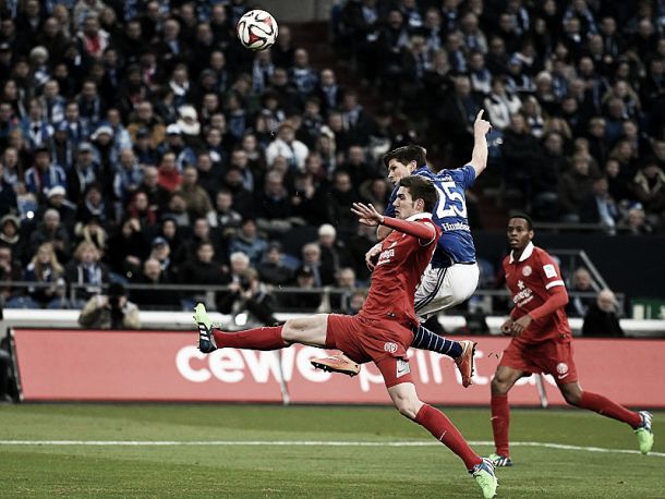 Huntelaar y diez más hacen renacer al Schalke 04