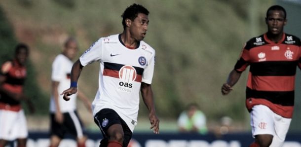 Com contrato até o final de 2014, Kléberson tem futuro indefinido no Bahia