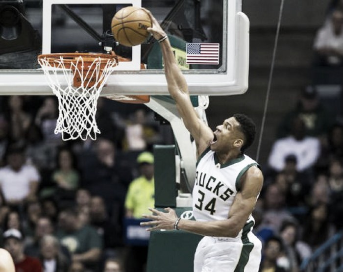 Milwaukee Bucks defeat New York Knicks 104-93, win season series