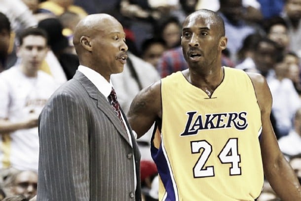 Byron Scott revela que Kobe Bryant anunciou aposentadoria 