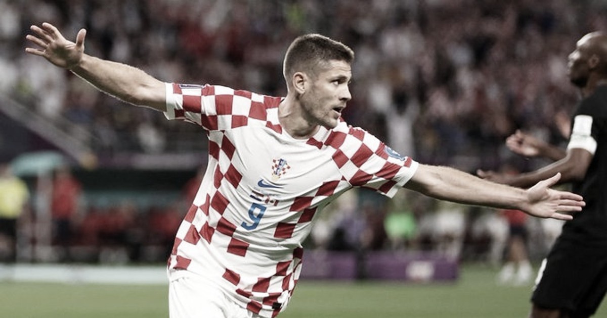 Kramarić marca dois, Croácia goleia e elimina Canadá da Copa do Mundo