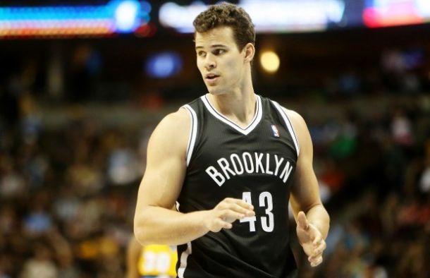 Kris Humphries Sidelined Three To Four Weeks With Finger Injury