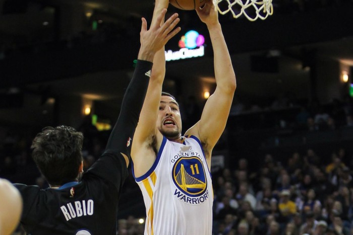 NBA - Thompson e i Warriors travolgono Minnesota, Sacramento supera Dallas