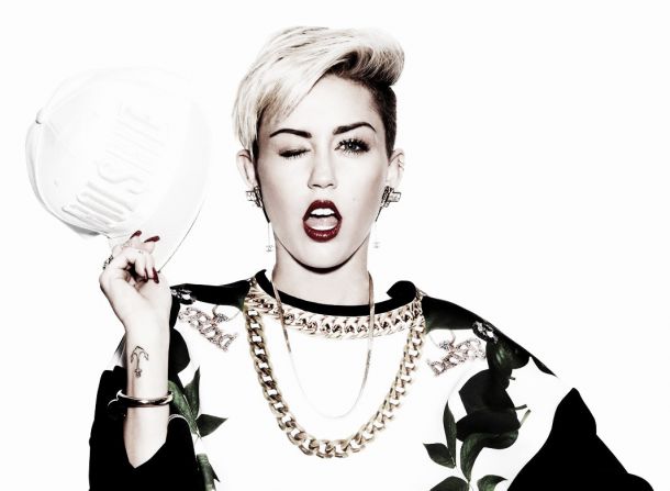 Miley Cyrus se convierte en una controvertida mujer '4x4'