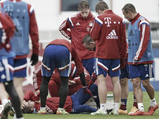 Philipp Lahm fractures ankle, out for three months