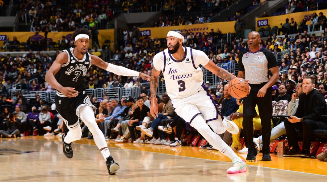 Preview Los Angeles Lakers vs San Antonio Spurs: present and future