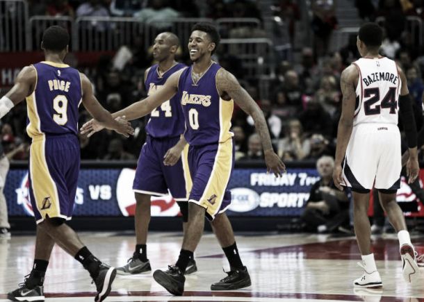 Kobe quebra mais um recorde e Lakers vencem Hawks fora de casa