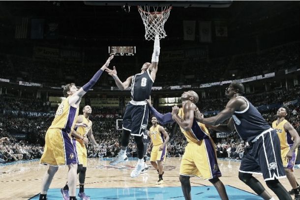 Los Lakers no saben ganar con Kobe Bryant