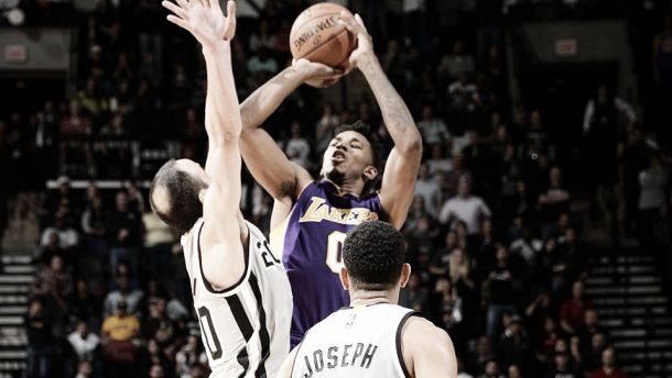 Resumen NBA: Kobe pospone su cita con la historia; Grizzlies, Bulls y Wizards no fallan
