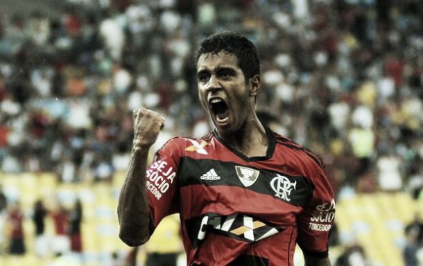 Em alta no Flamengo, Gabriel recebe elogios do técnico Jayme de Almeida
