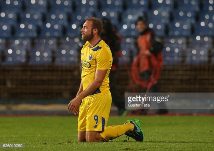 Huddersfield Town sign Laurent Depoitre