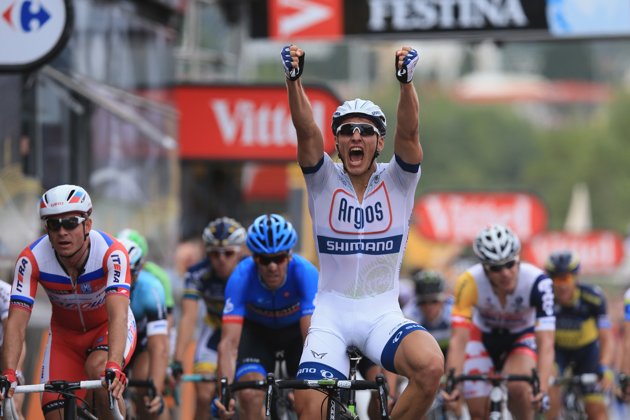 Tour de France, Kittel in volata vince la prima tappa