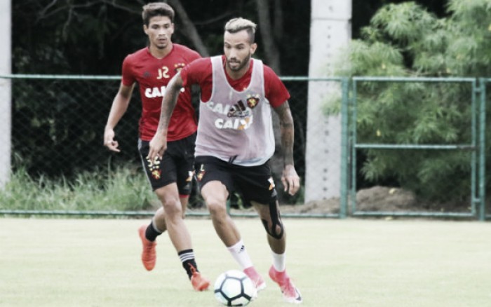 Lesão deixa atacante Leandro Pereira com futuro incerto no Sport
