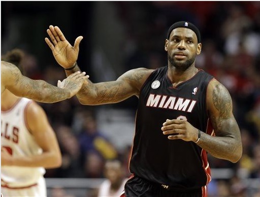 Com muita facilidade, Miami Heat vence Chicago Bulls e praticamente garante a classificação