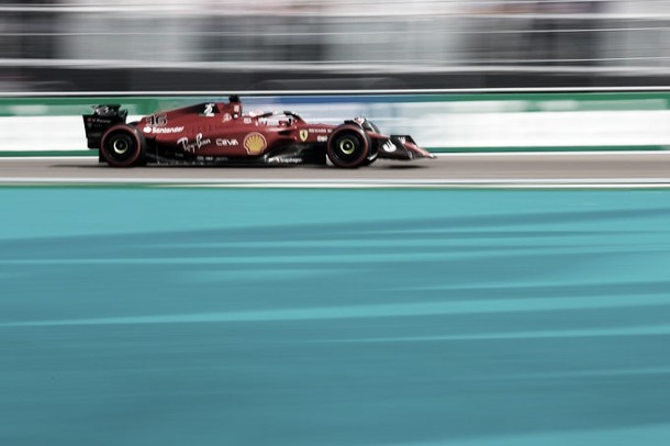 Leclerc le arrebata la pole a Carlos en Miami, Alonso saldrá
undécimo