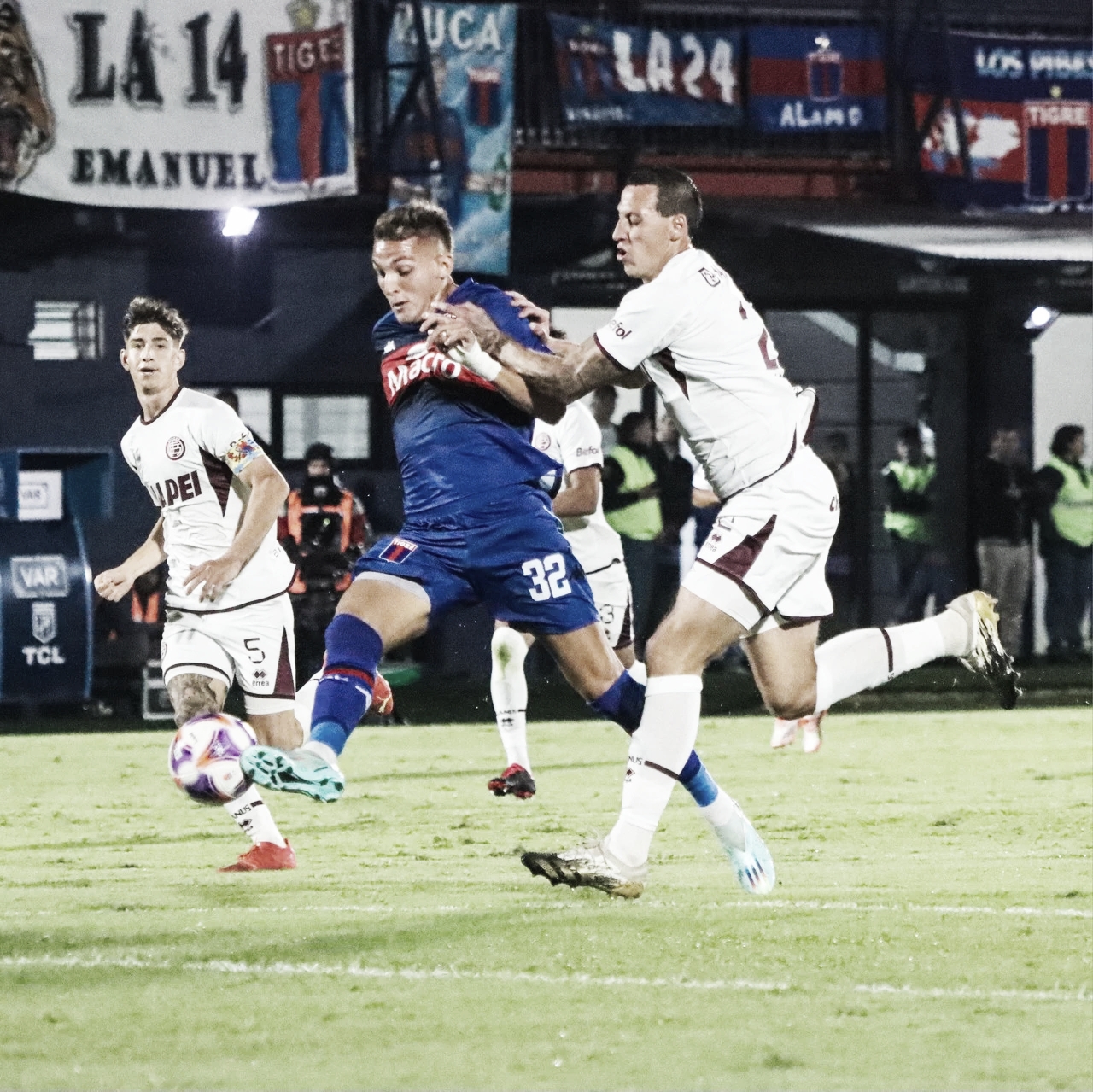 Tigre volvió a la victoria con un gol agónico frente a Lanús 