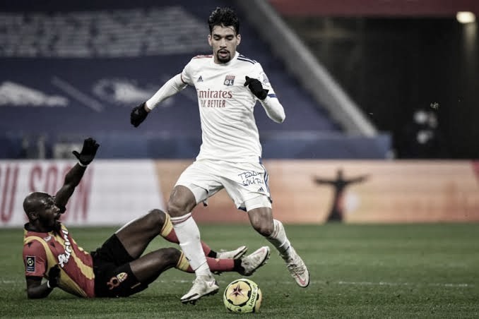 Lucas Paquetá marca, e Lyon empata com Lens na Ligue 1