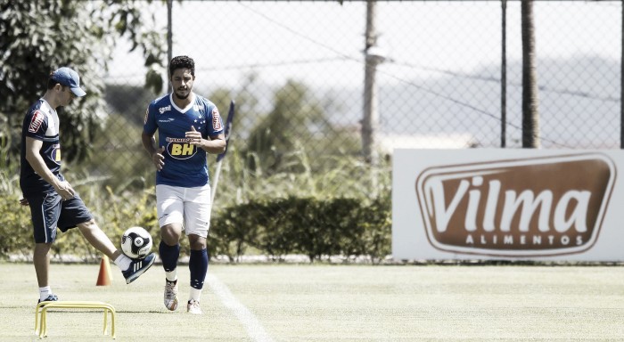 Zagueiro Léo é novidade na reapresentação do Cruzeiro na Toca da Raposa II