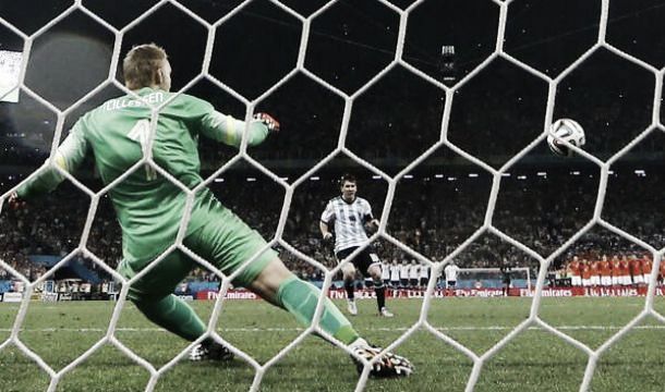 Argentina (4) 0-0 (2) Netherlands - Romero's penalty heroics seal his country's place in the Final