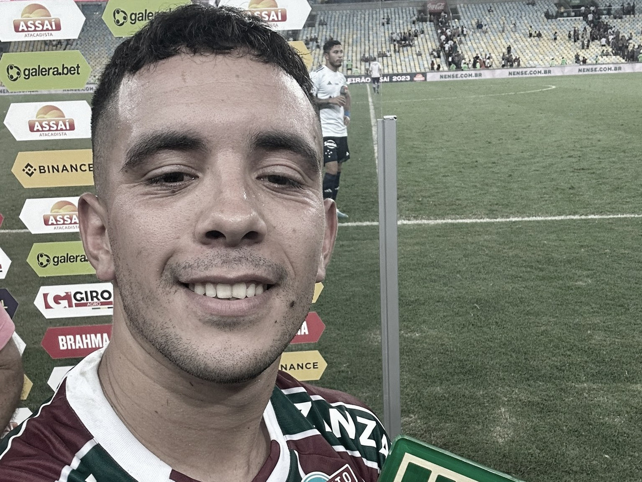 Leo Fernández celebra gol de falta em vitória do Fluminense: "Muito feliz" 