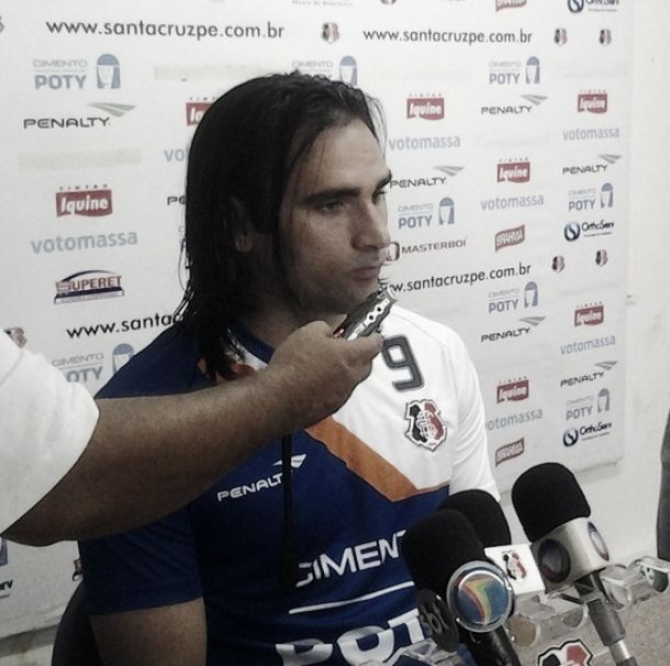Atacante Léo Gamalho afirma que goleada não condiz com o que foi o jogo