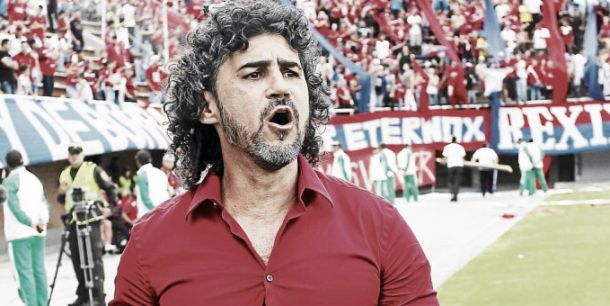 Leonel Álvarez: ''Estamos buscando jugadores por fuera''