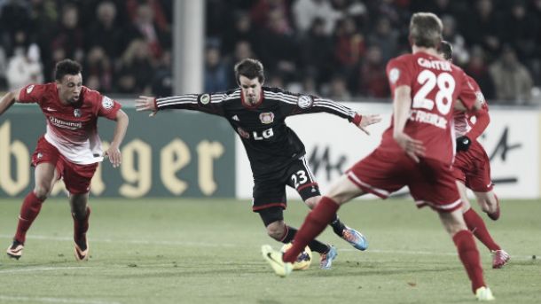 Un Bayer Leverkusen sin fútbol se impone al Friburgo
