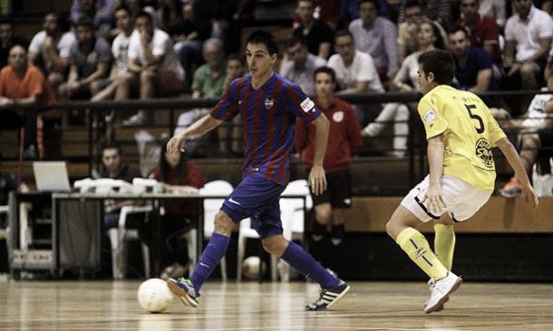 Levante y Peñíscola honran al fútbol sala valenciano
