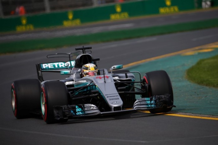 F1 - Hamilton spaziale, ma Vettel e la Ferrari rispondono: le voci del post qualifiche
