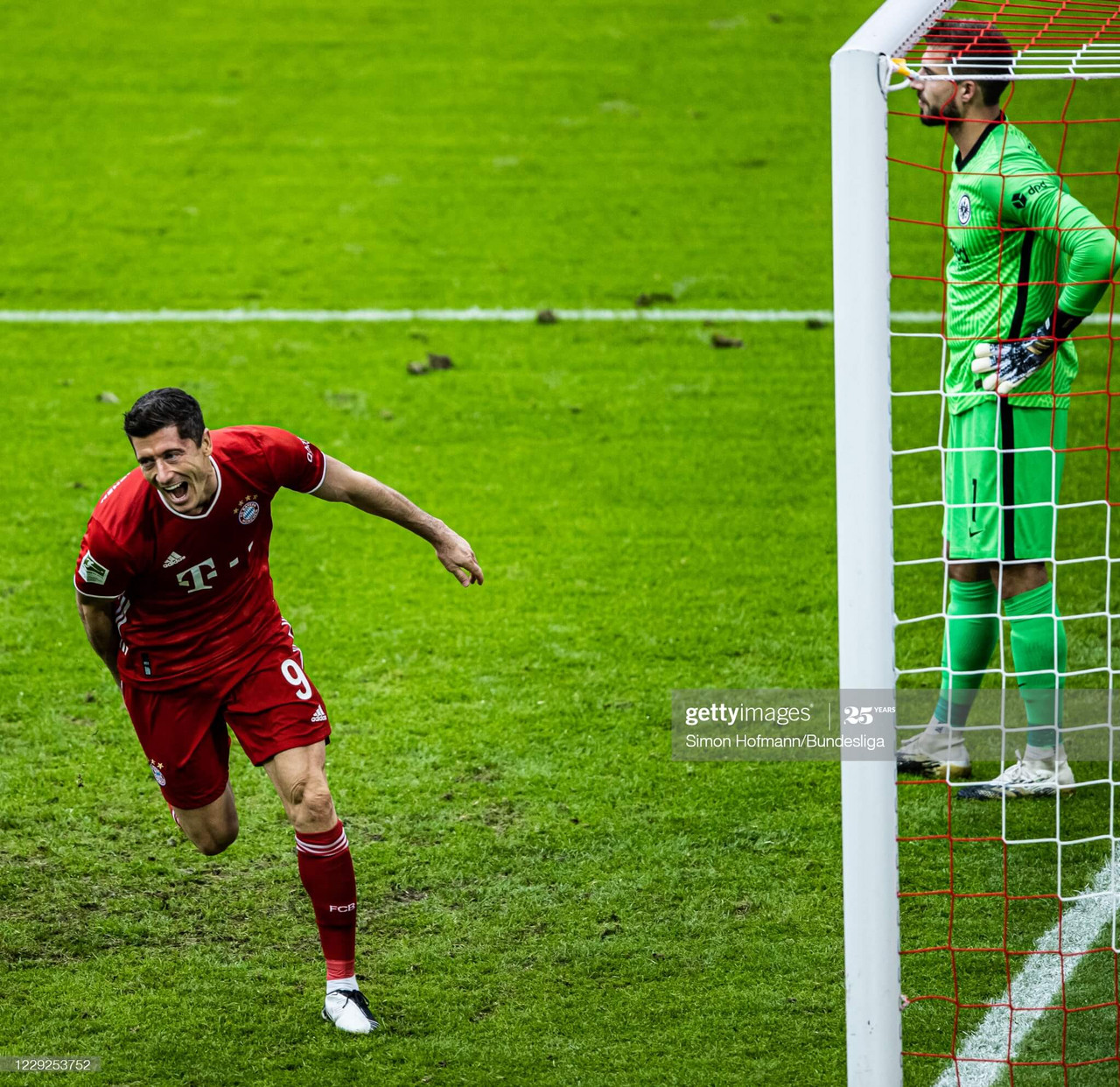 Bayern Munich 5-0 Eintracht Frankfurt: Another Robert Lewandowski masterclass