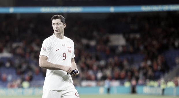 Técnico polonês isenta Lewandowski de culpa após pênalti desperdiçado na estreia da Copa
